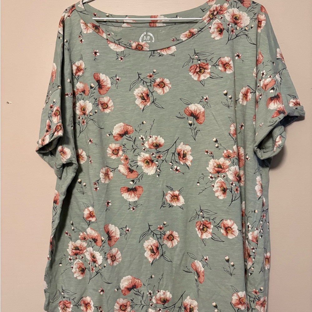 Maurices Green Floral Short Sleeve Top